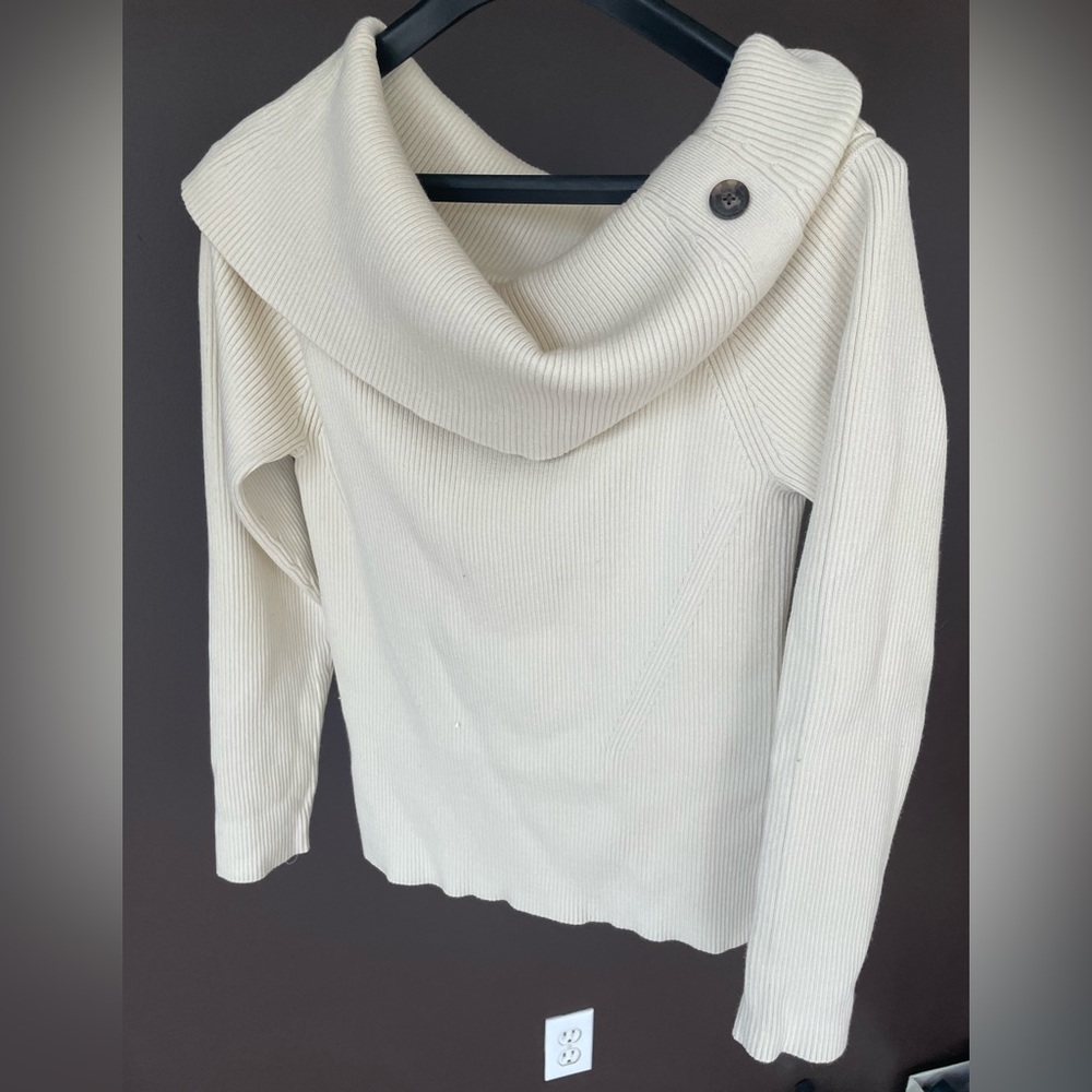 NWT Banana Republic off shoulder cream sweater - size L